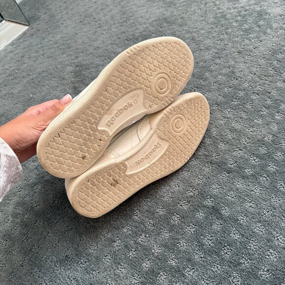 Reebok Club C Mid II Vintage Low-Top Sneakers – Ivory White/Red, Size 8 - Picture 6 of 6